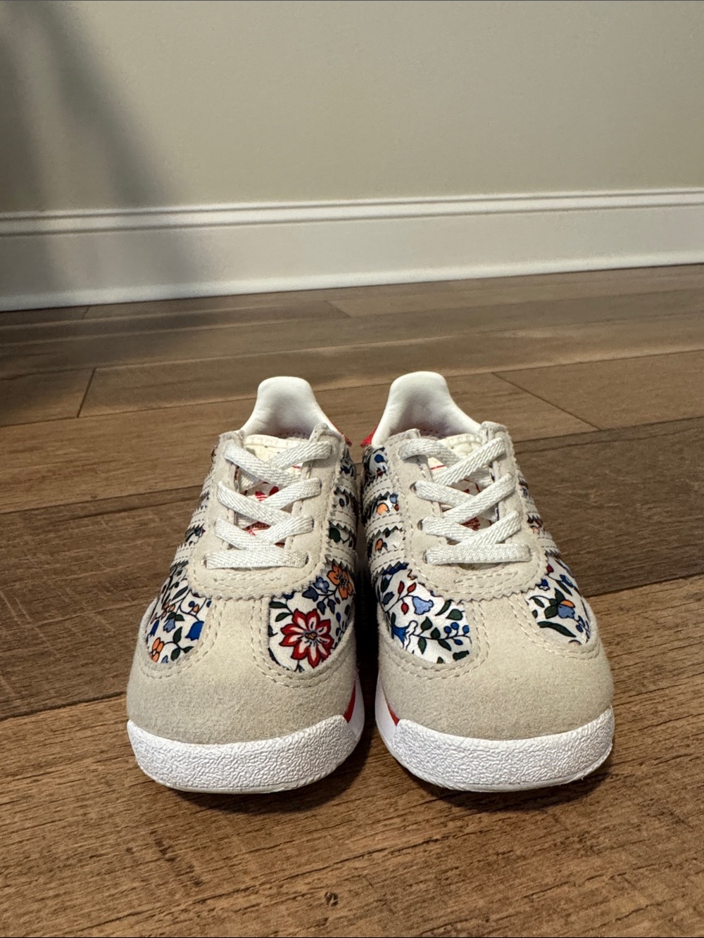 Adidas Liberty London - Picture 2 of 5